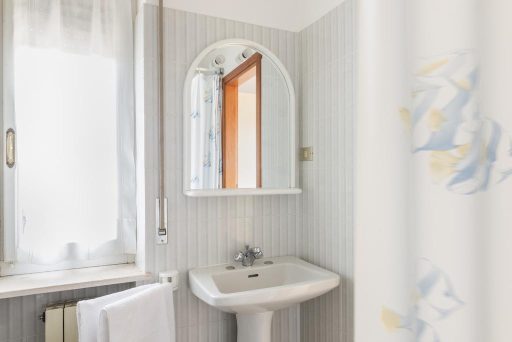 Hotel Cristina San Rocco di Piegara ภายนอก รูปภาพ