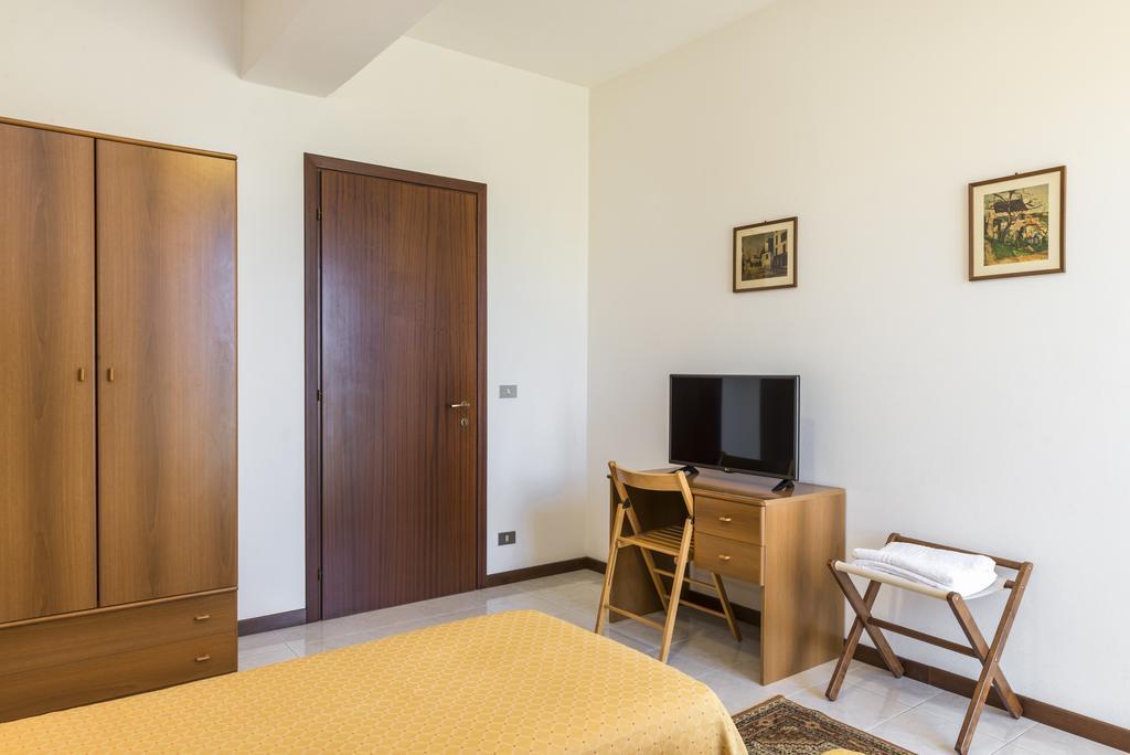 Hotel Cristina San Rocco di Piegara ภายนอก รูปภาพ
