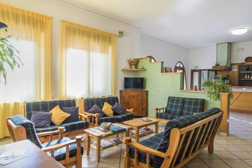 Hotel Cristina San Rocco di Piegara ภายนอก รูปภาพ