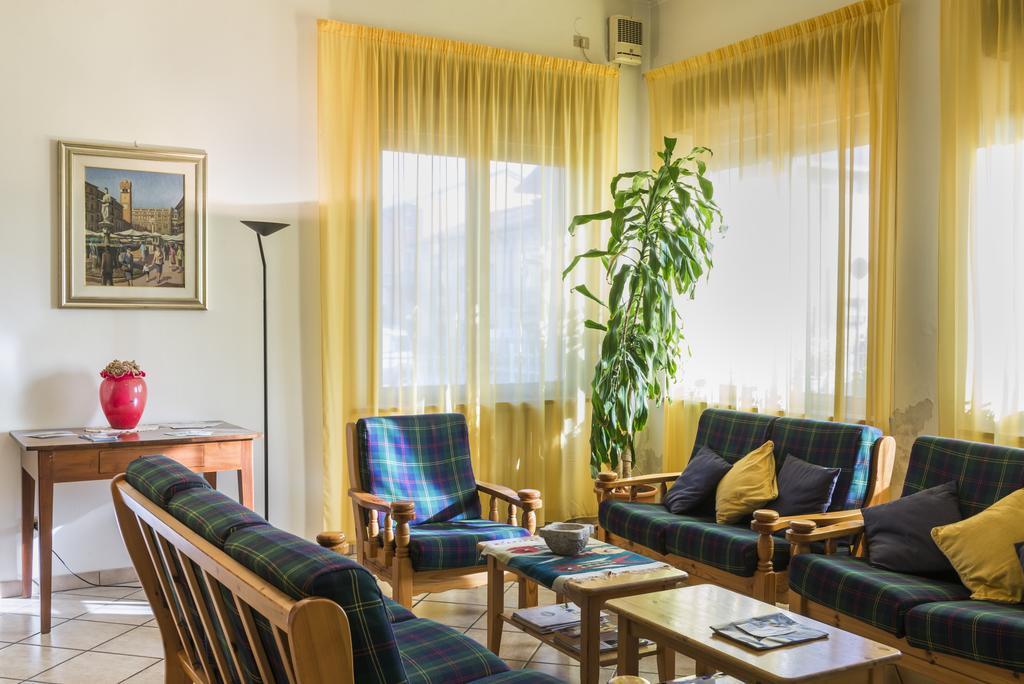 Hotel Cristina San Rocco di Piegara ภายนอก รูปภาพ