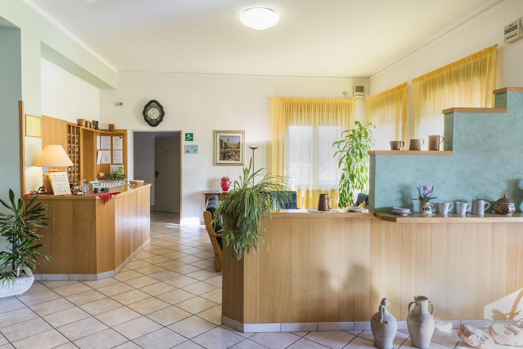 Hotel Cristina San Rocco di Piegara ภายนอก รูปภาพ