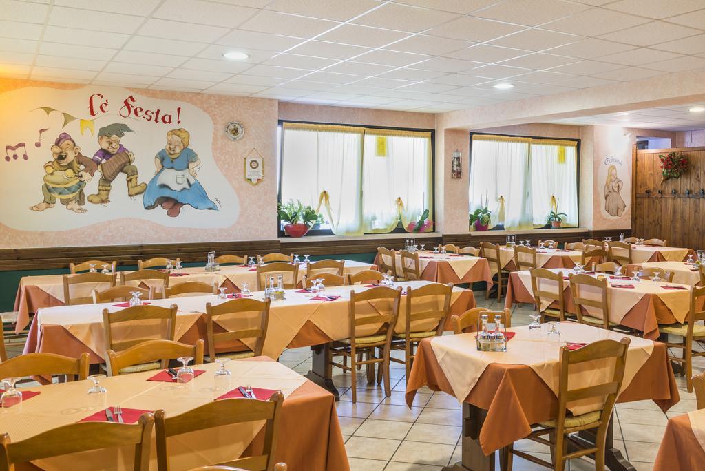 Hotel Cristina San Rocco di Piegara ภายนอก รูปภาพ
