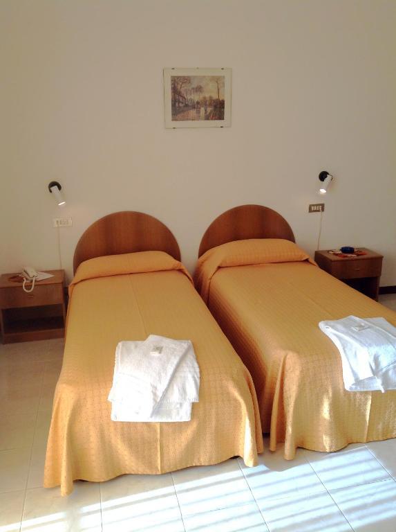Hotel Cristina San Rocco di Piegara ห้อง รูปภาพ